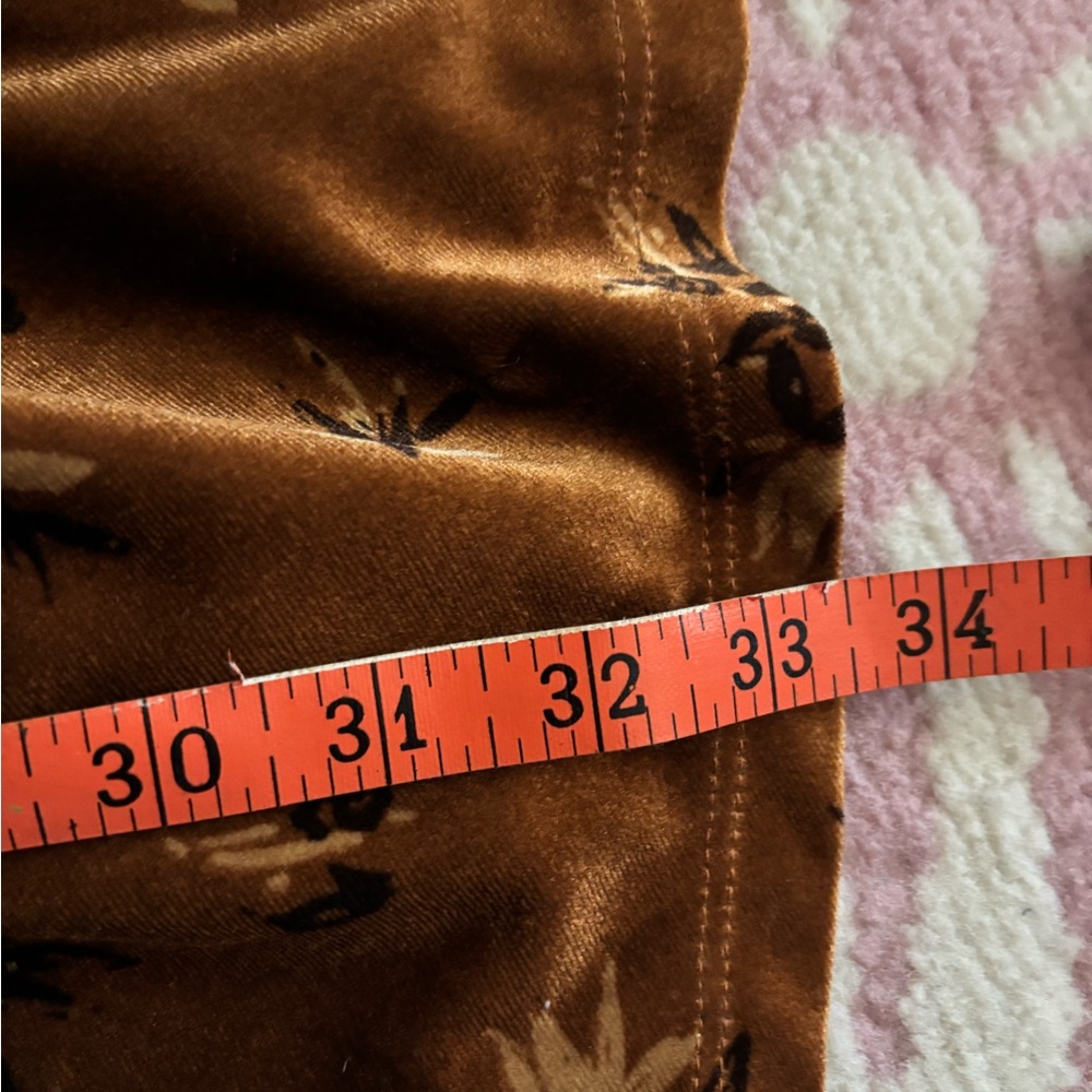 House of Harlow 1960 Velvet like Floral Dress in Goldish Brown - Picture 8 of 10